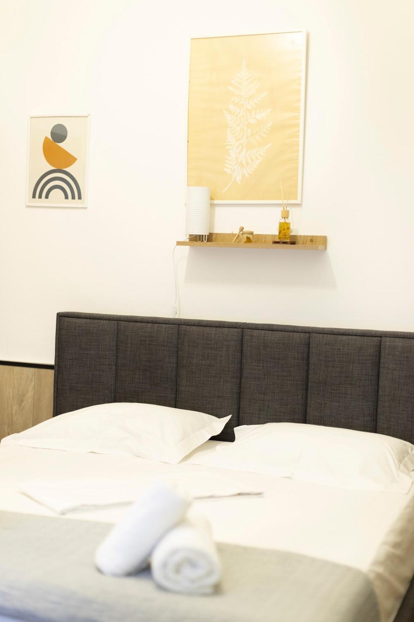 Tiny Cute Studio Near The City Center - 5 Min Walk Тирана Екстер'єр фото